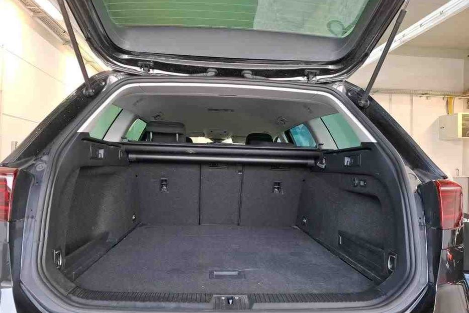 Продам Volkswagen Passat B8 Variant Business 2.0 TDI 2022 года в Львове