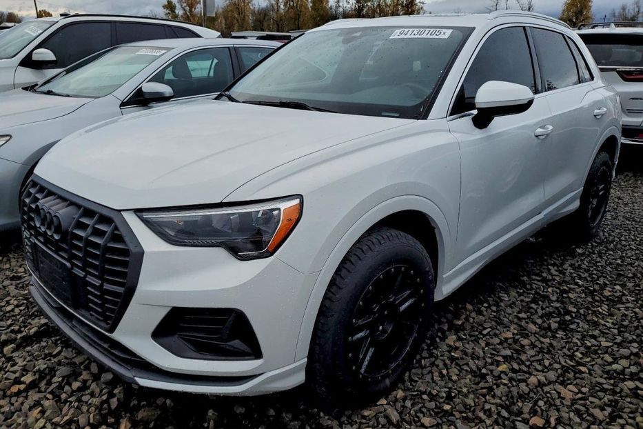 Продам Audi Q3 Premium  2019 года в Львове