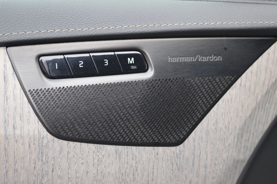 Продам Volvo XC90 B5 AWD 2022 года в Одессе