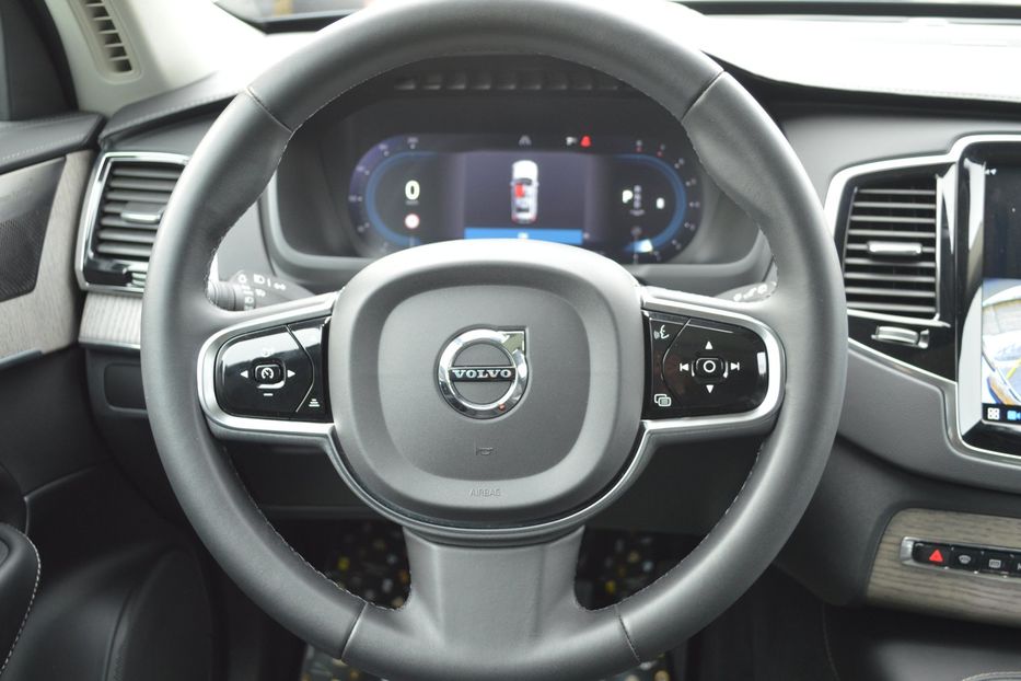 Продам Volvo XC90 B5 AWD 2022 года в Одессе