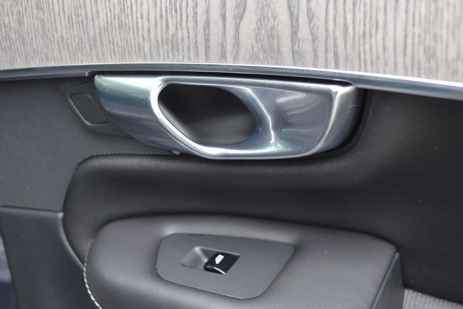 Продам Volvo XC90 B5 AWD 2022 года в Одессе