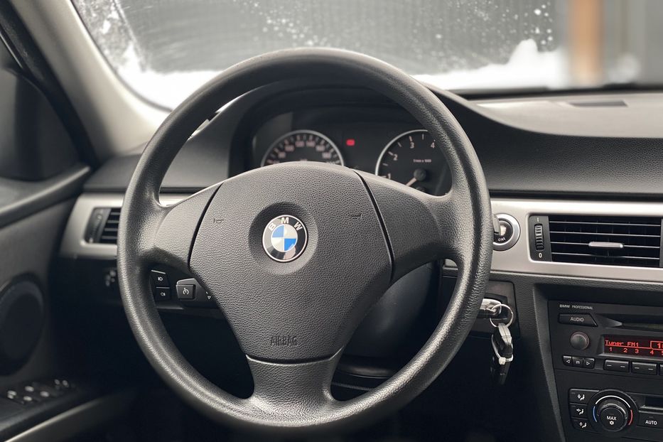 Продам BMW 318 2006 года в Луцке