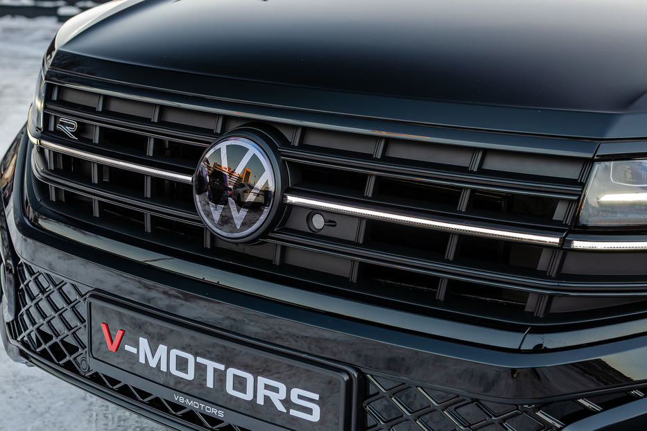 Продам Volkswagen Touareg R-Line 3.0TDI 2024 года в Киеве
