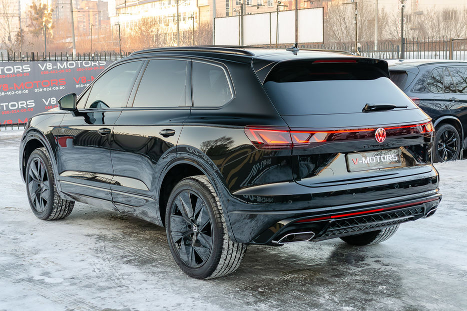 Продам Volkswagen Touareg R-Line 3.0TDI 2024 года в Киеве