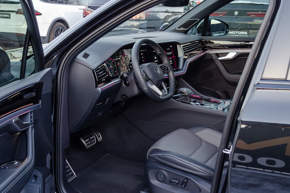 Продам Volkswagen Touareg R-Line 3.0TDI 2024 года в Киеве