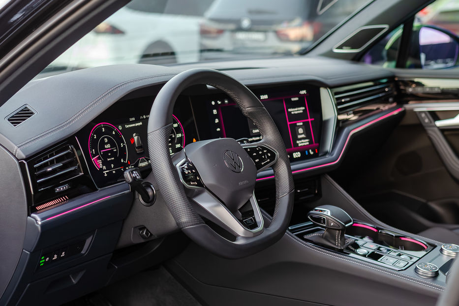 Продам Volkswagen Touareg R-Line 3.0TDI 2024 года в Киеве