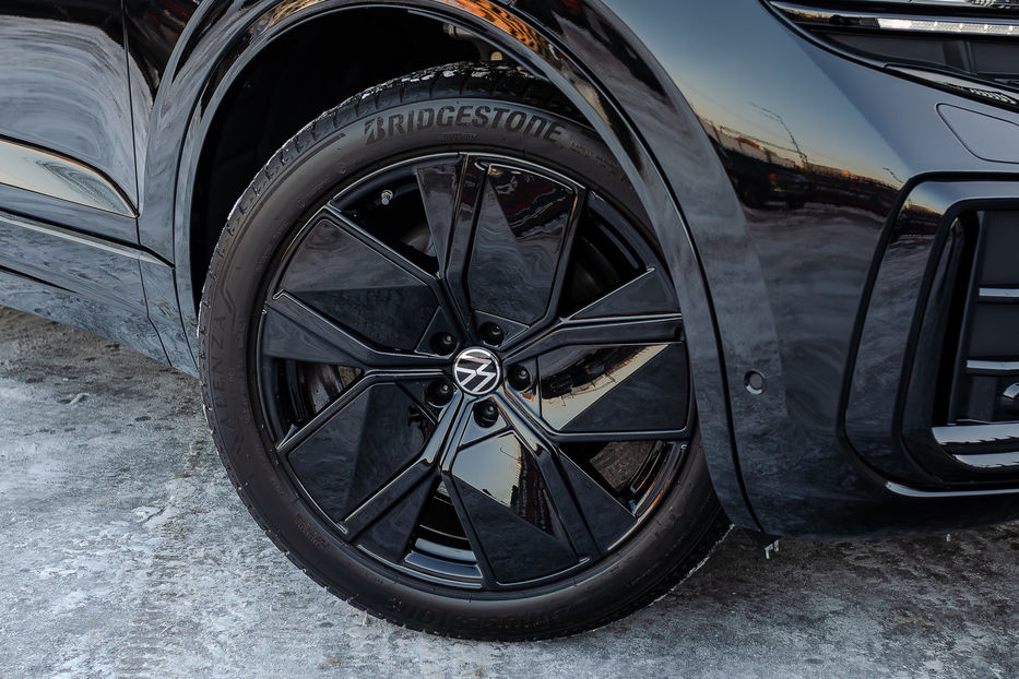 Продам Volkswagen Touareg R-Line 3.0TDI 2024 года в Киеве