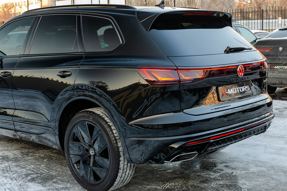 Продам Volkswagen Touareg R-Line 3.0TDI 2024 года в Киеве