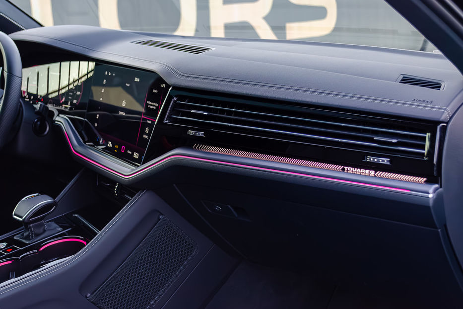 Продам Volkswagen Touareg R-Line 3.0TDI 2024 года в Киеве