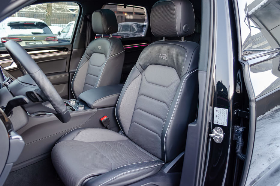 Продам Volkswagen Touareg R-Line 3.0TDI 2024 года в Киеве