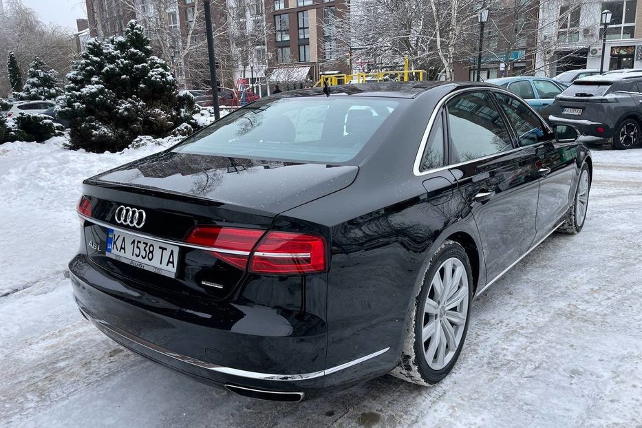 Продам Audi A8 LONG QUATTRO 2016 года в Киеве