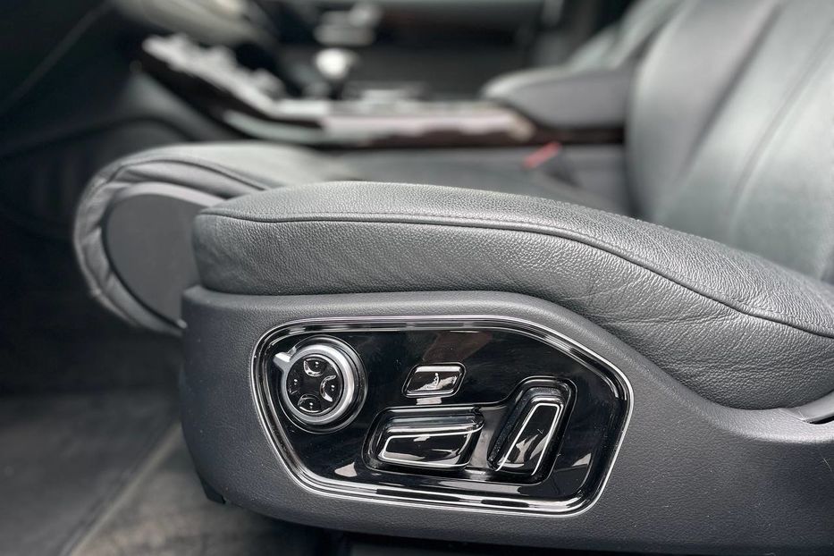 Продам Audi A8 LONG QUATTRO 2016 года в Киеве