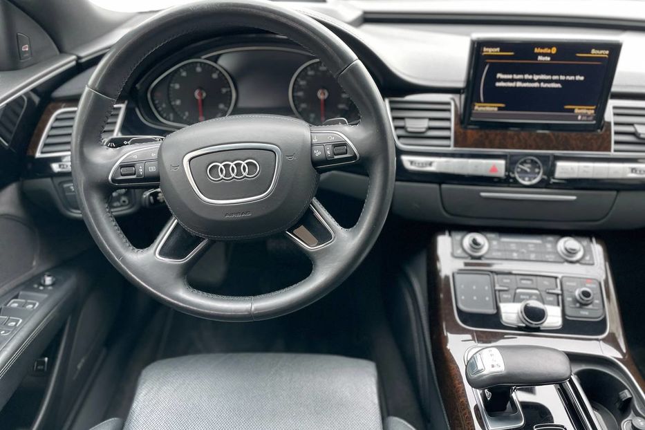 Продам Audi A8 LONG QUATTRO 2016 года в Киеве