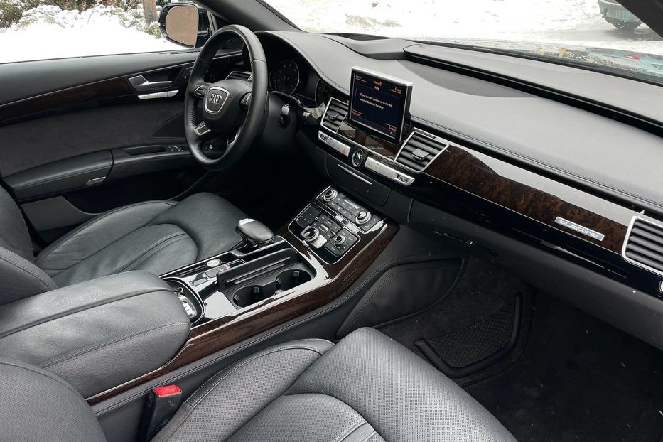 Продам Audi A8 LONG QUATTRO 2016 года в Киеве