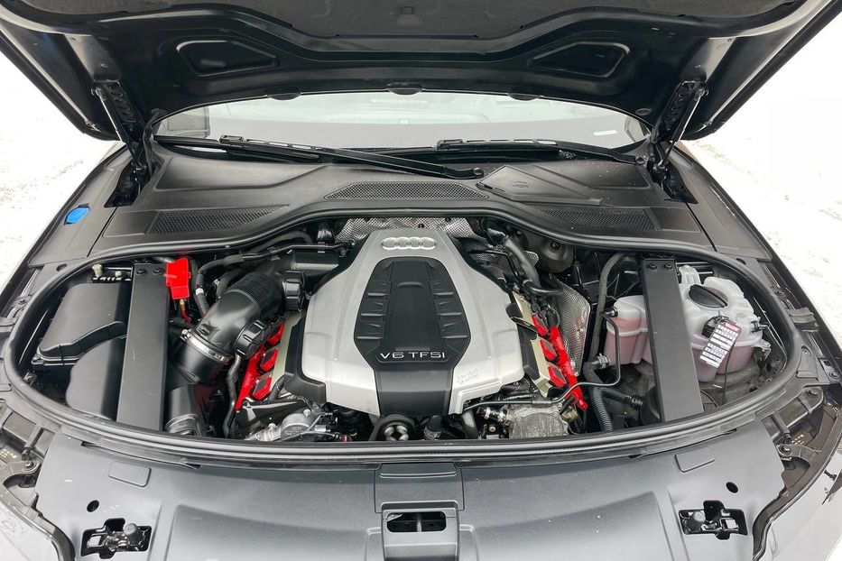 Продам Audi A8 LONG QUATTRO 2016 года в Киеве