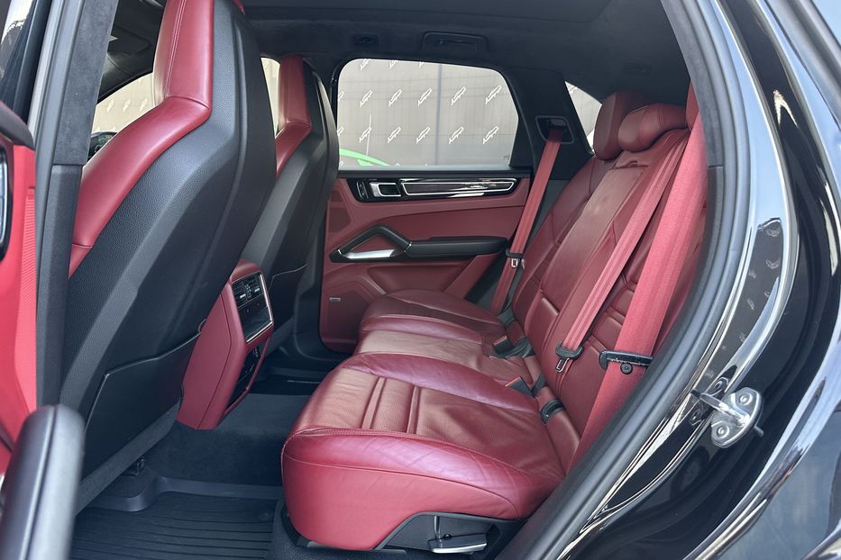 Продам Porsche Cayenne Turbo 2019 года в Киеве