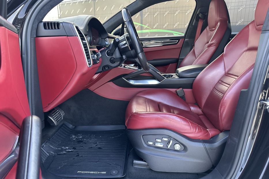 Продам Porsche Cayenne Turbo 2019 года в Киеве
