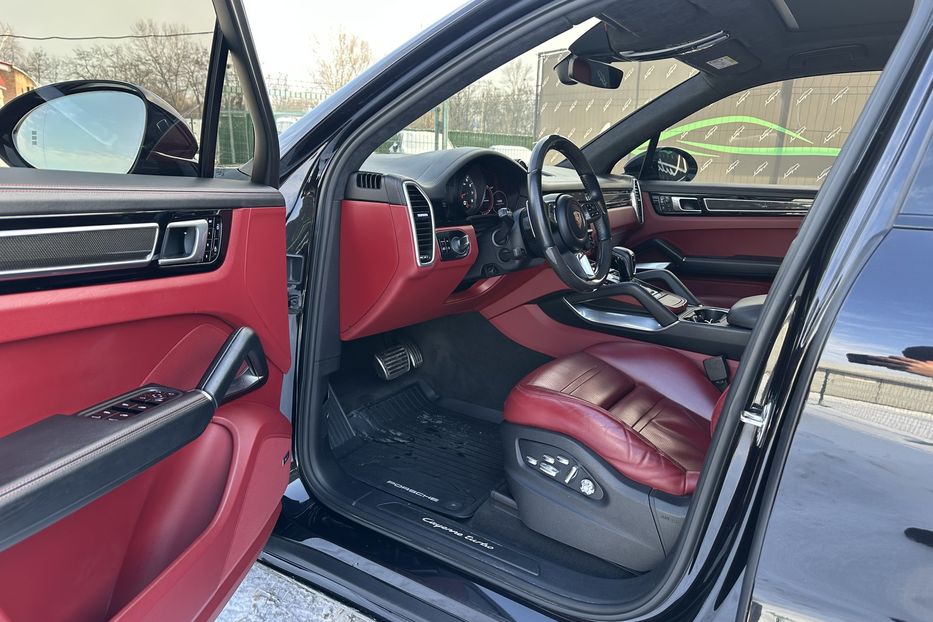 Продам Porsche Cayenne Turbo 2019 года в Киеве