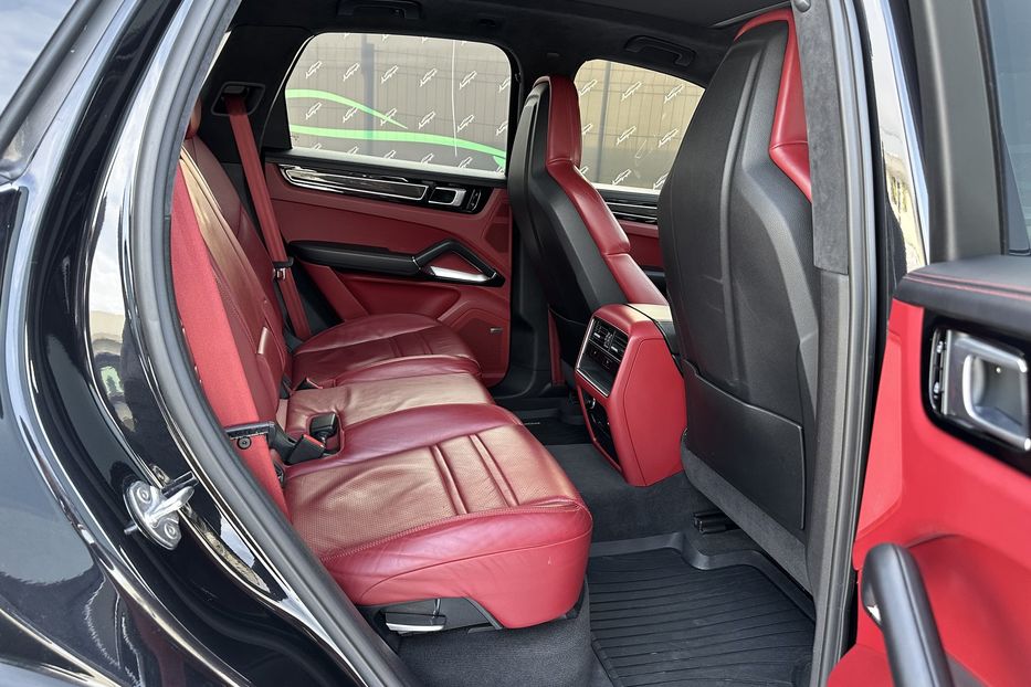 Продам Porsche Cayenne Turbo 2019 года в Киеве