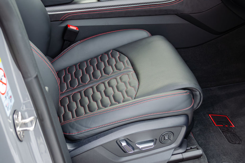 Продам Audi RS Q8 4.0T QUATTRO 2023 года в Киеве