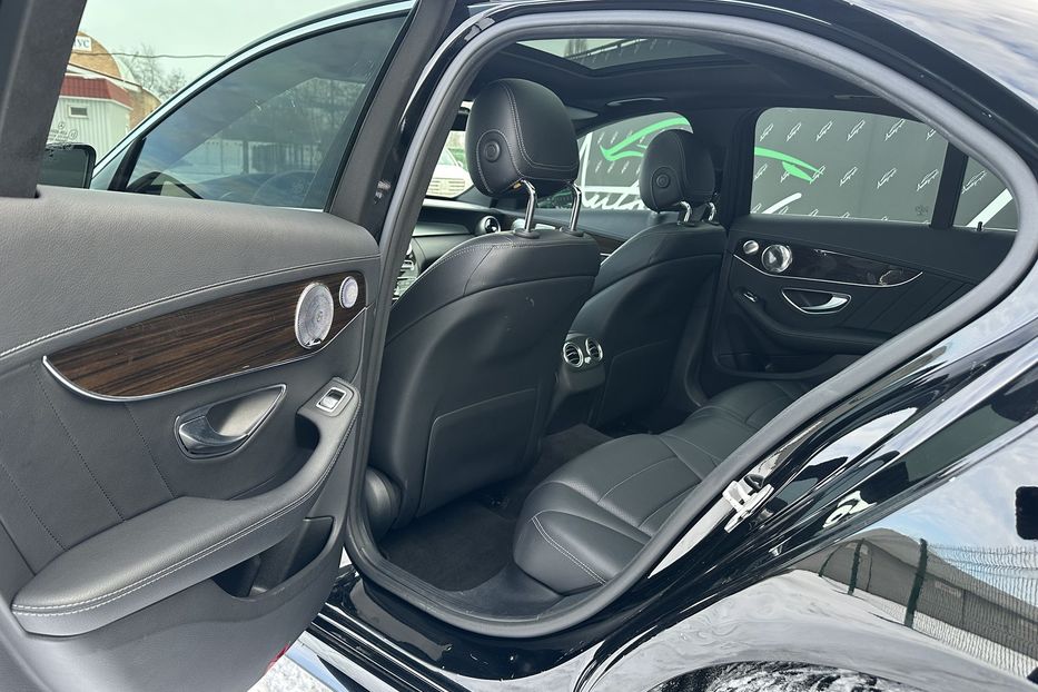 Продам Mercedes-Benz C-Class 300 AMG 4Matic 2015 года в Киеве