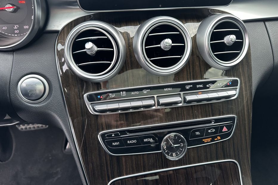 Продам Mercedes-Benz C-Class 300 AMG 4Matic 2015 года в Киеве