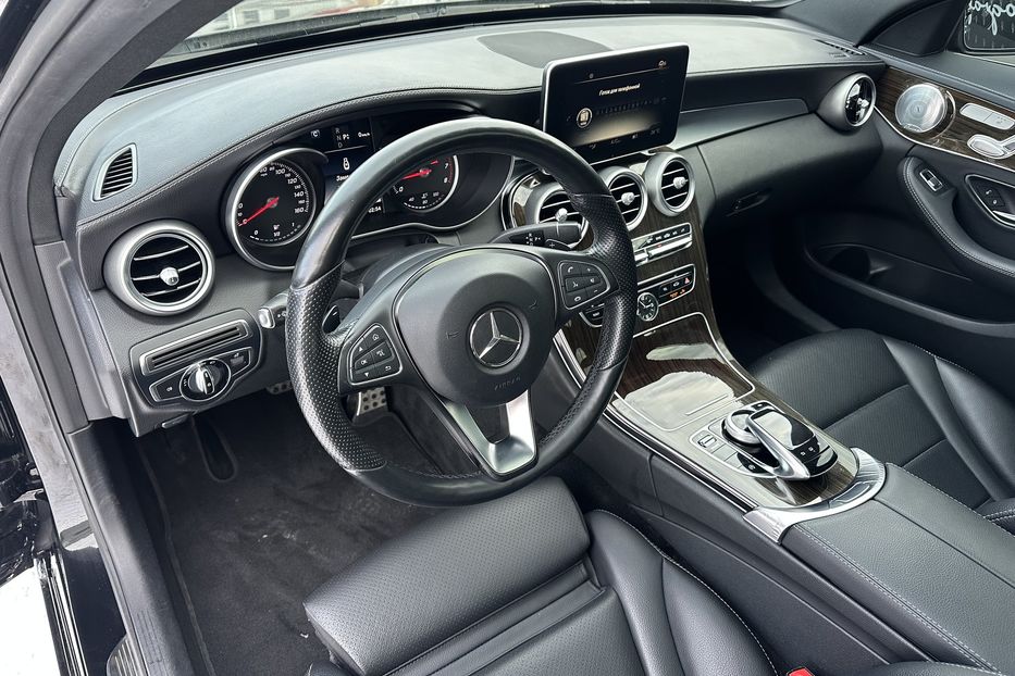 Продам Mercedes-Benz C-Class 300 AMG 4Matic 2015 года в Киеве