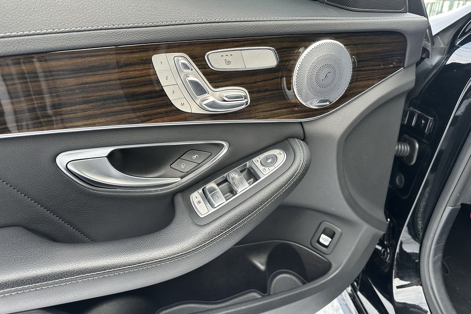 Продам Mercedes-Benz C-Class 300 AMG 4Matic 2015 года в Киеве