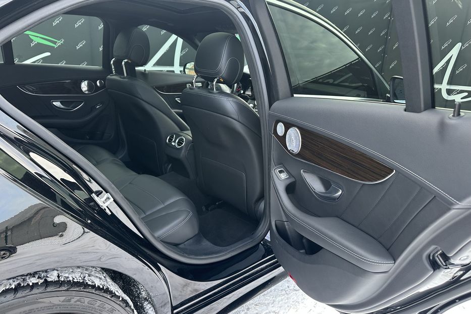 Продам Mercedes-Benz C-Class 300 AMG 4Matic 2015 года в Киеве