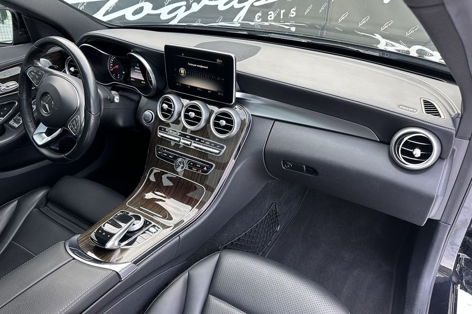 Продам Mercedes-Benz C-Class 300 AMG 4Matic 2015 года в Киеве
