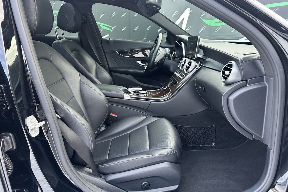 Продам Mercedes-Benz C-Class 300 AMG 4Matic 2015 года в Киеве