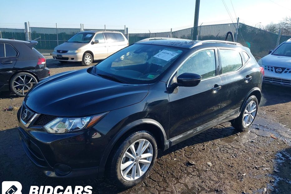 Продам Nissan Rogue SPORT SV 2019 года в Львове