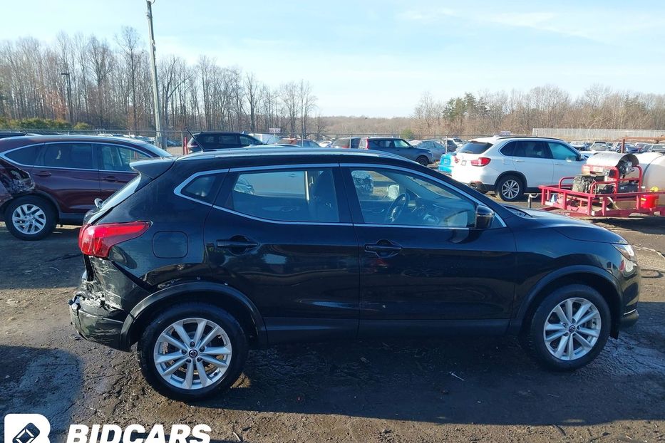 Продам Nissan Rogue SPORT SV 2019 года в Львове