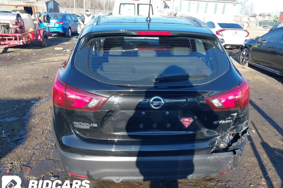 Продам Nissan Rogue SPORT SV 2019 года в Львове