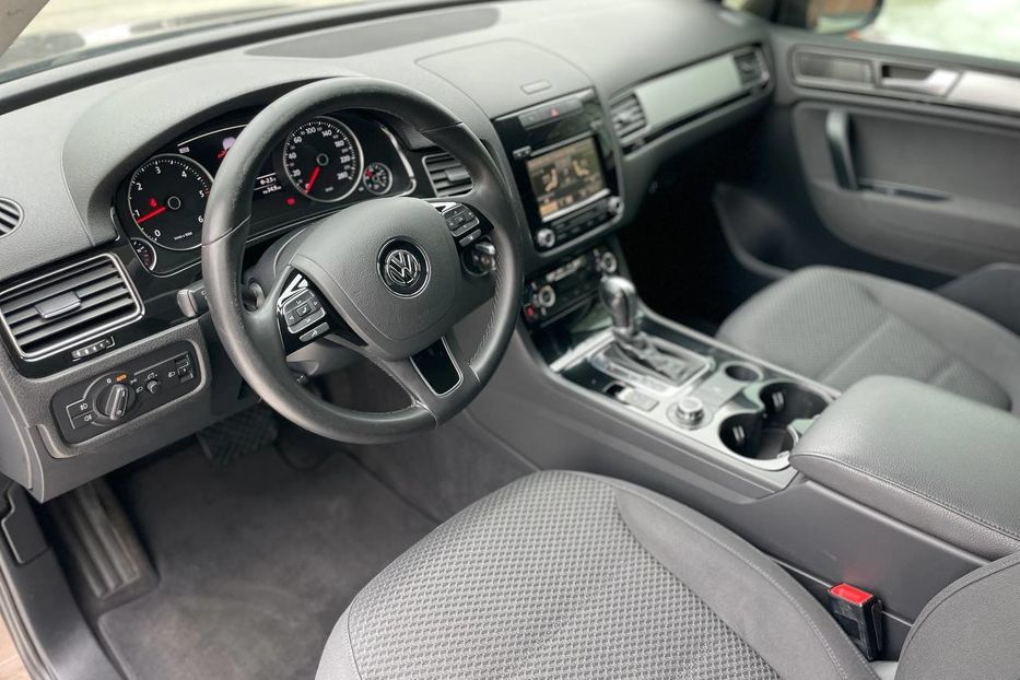 Продам Volkswagen Touareg Life,  +- 280 сил 2011 года в Киеве