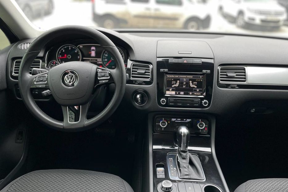 Продам Volkswagen Touareg Life,  +- 280 сил 2011 года в Киеве