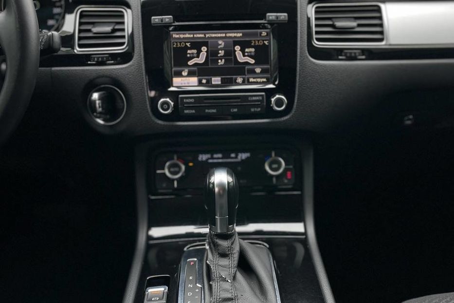 Продам Volkswagen Touareg Life,  +- 280 сил 2011 года в Киеве