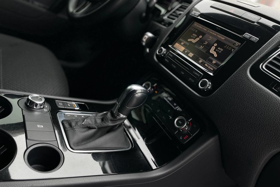 Продам Volkswagen Touareg Life,  +- 280 сил 2011 года в Киеве