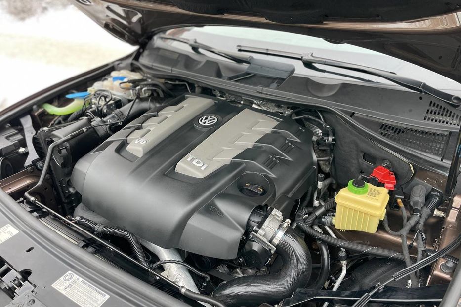 Продам Volkswagen Touareg Life,  +- 280 сил 2011 года в Киеве