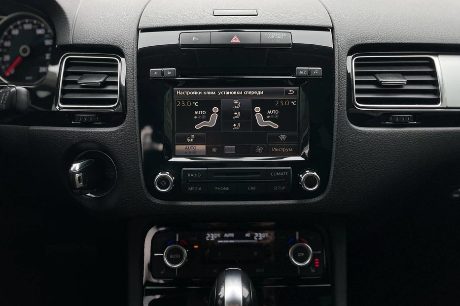 Продам Volkswagen Touareg Life,  +- 280 сил 2011 года в Киеве