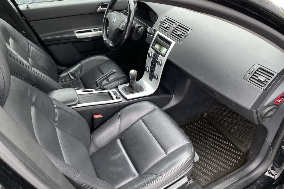 Продам Volvo V50 2011 года в Луцке