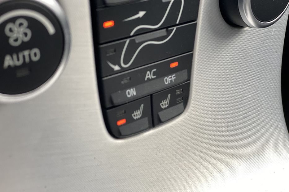 Продам Volvo V50 2011 года в Луцке