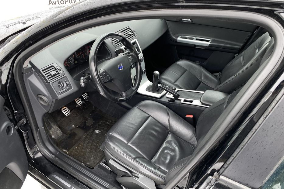 Продам Volvo V50 2011 года в Луцке