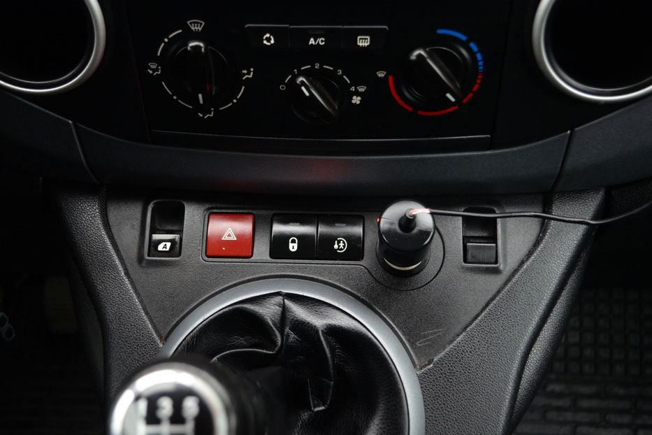 Продам Citroen Berlingo пасс. 1.6 HDi MT (90 к.с.) 2010 года в Киеве