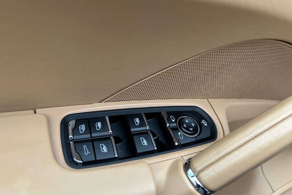 Продам Porsche Cayenne 2012 года в Черновцах