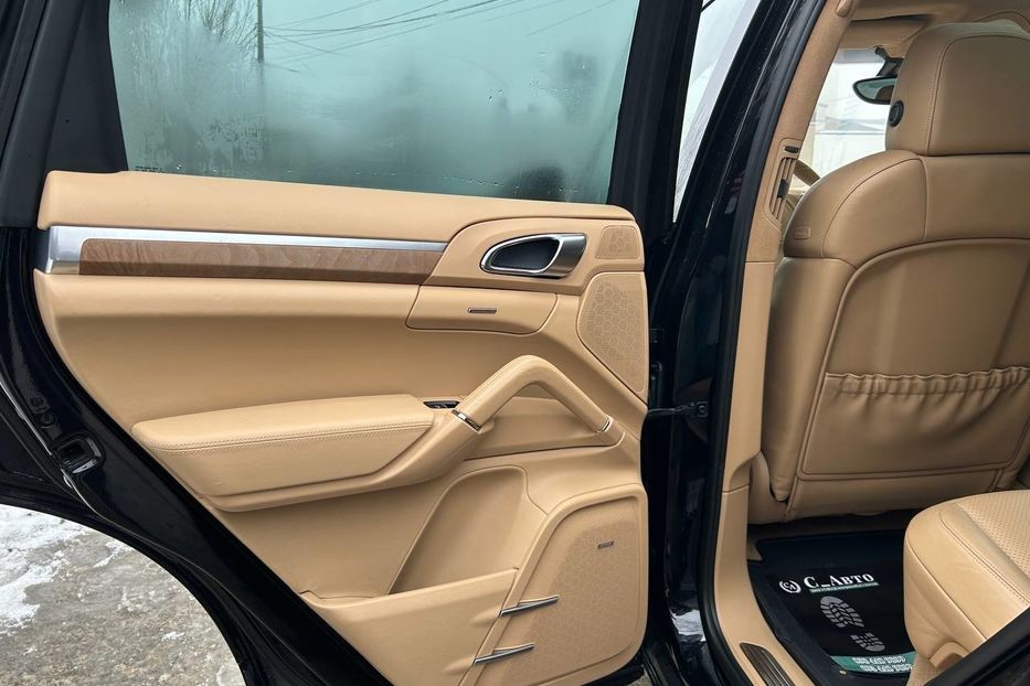 Продам Porsche Cayenne 2012 года в Черновцах