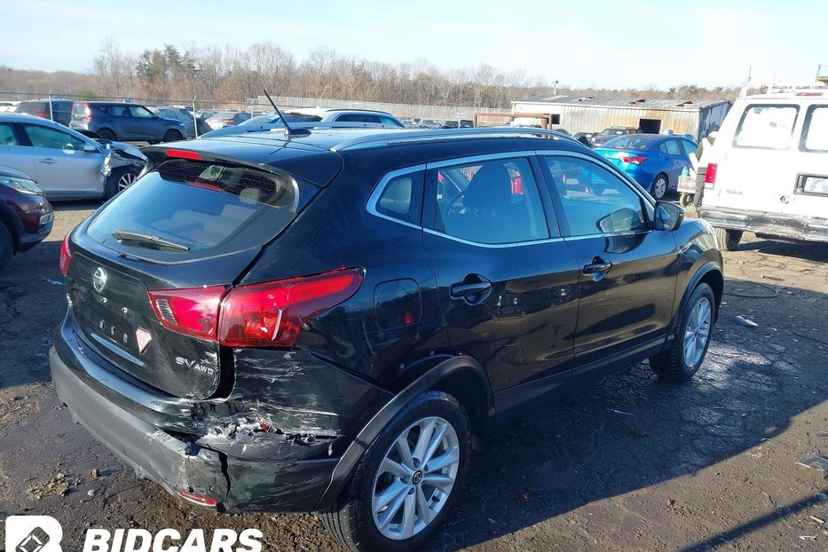 Продам Nissan Rogue SPORT SV 2019 года в Львове