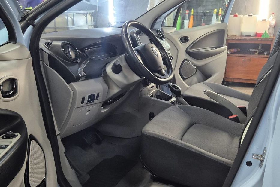 Продам Renault Zoe 26kw 2015 года в Львове