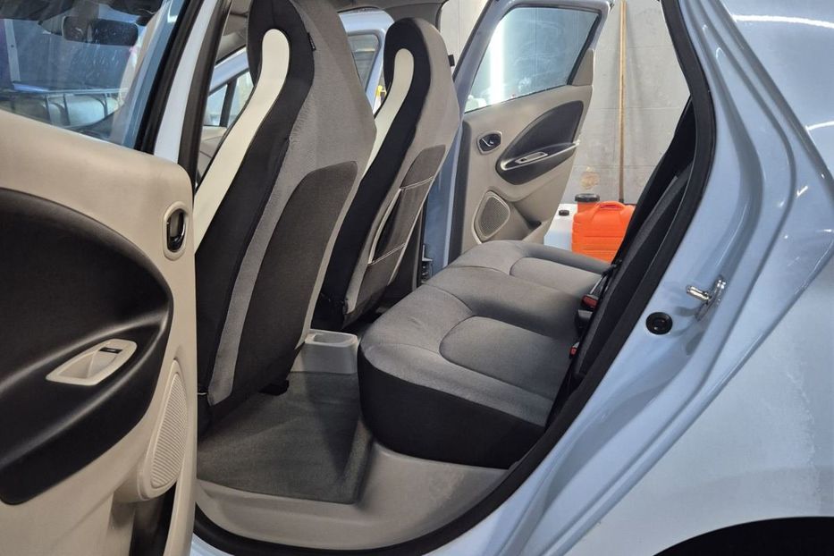 Продам Renault Zoe 26kw 2015 года в Львове