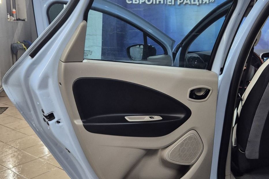 Продам Renault Zoe 26kw 2015 года в Львове